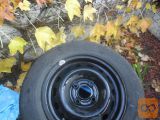 ŠTIRI PLATIŠČA Z LETNIMI GUMAMI 155/ 80 R13