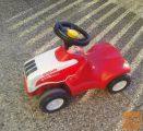 Poganjalec traktor