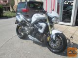 Triumph STREET TRIPLE 675